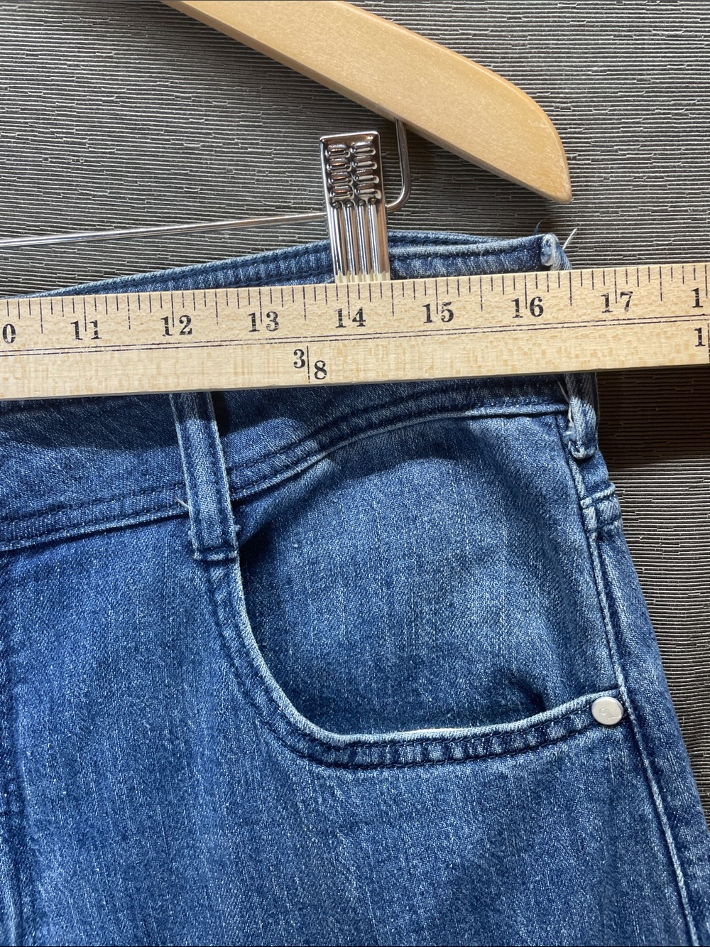 Pilcro Wide-Leg High-Rise Jeans in Blue Denim - Picture 5 of 10